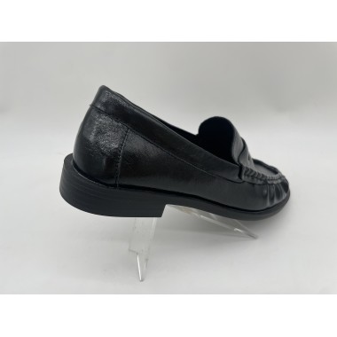 MOCASIN CORINA ARRUGADO NEGRO